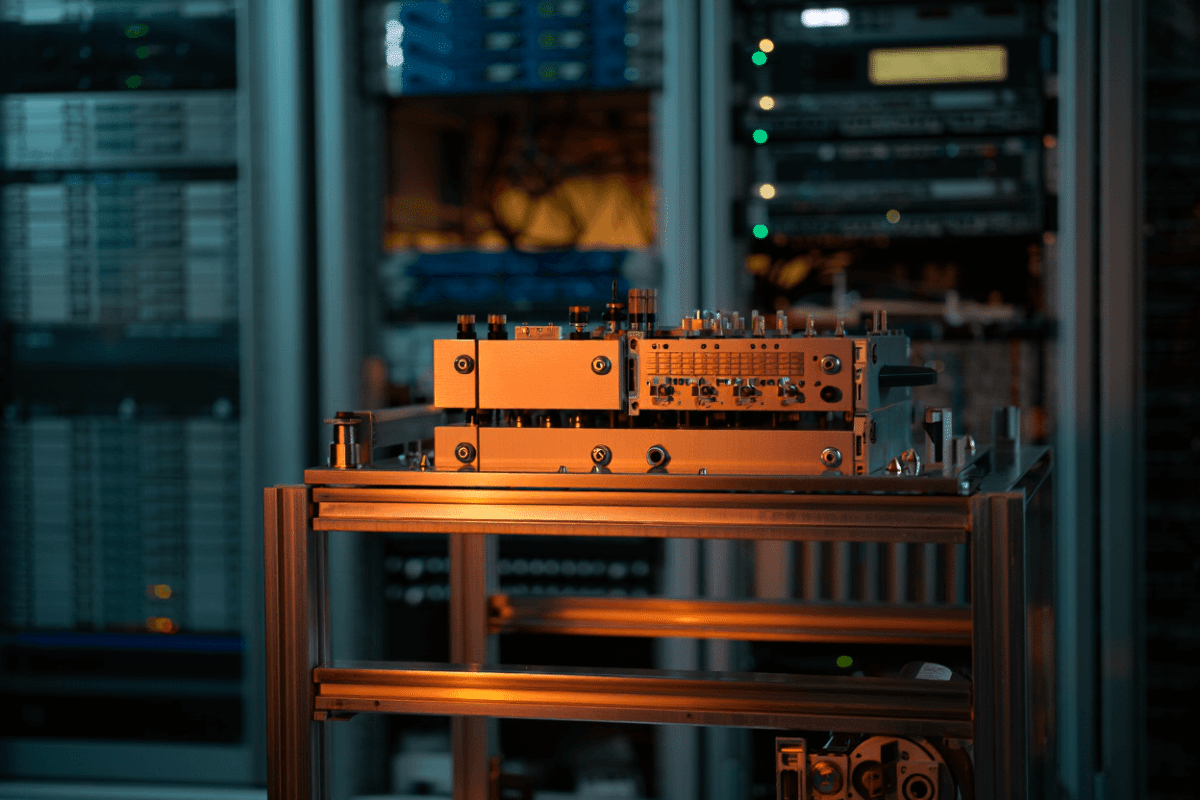 BE stock surges to $322.83 on $2.6B AI data center fuel cell deal, Daiwa upgrades to Outperform