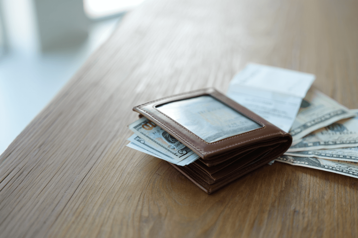 Saving money: US personal savings rate drops to 2.6% in April, lowest in years