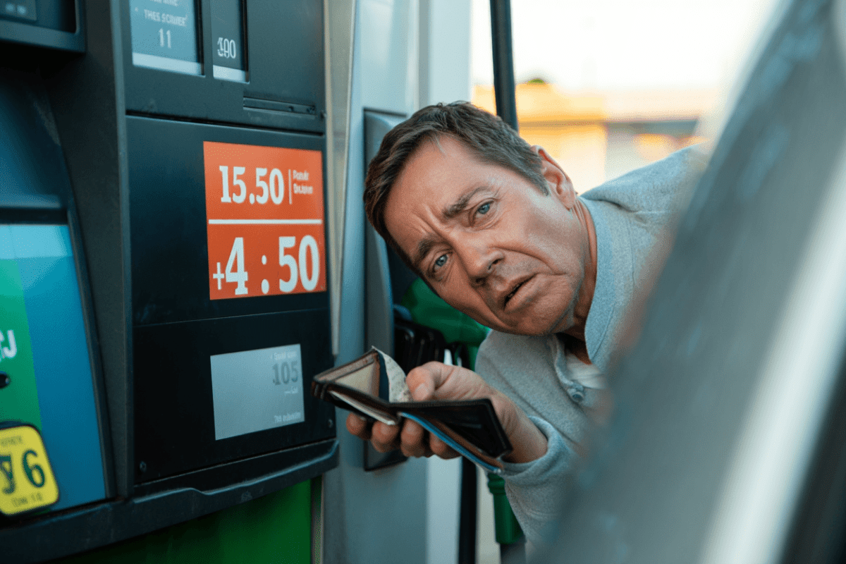 Economy: Americans' confidence hits 4-year low as gas prices surge, inflation persists