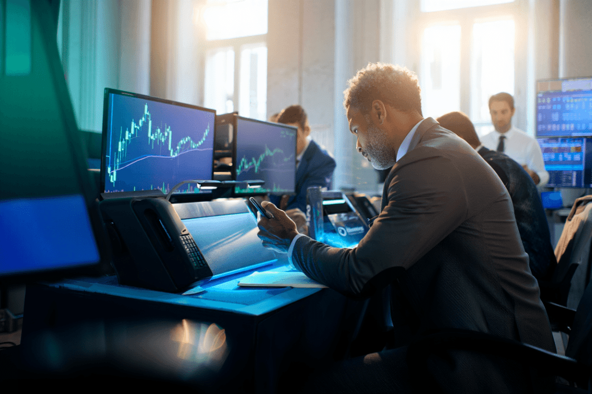 Invest in tech and energy stocks: S&P 500 rises to 7,473 with longest weekly rally since 2023