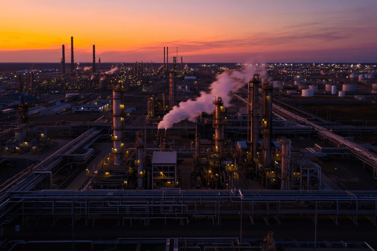 Oil price drops to $96.28 per barrel as Iran deal progress eases supply tensions