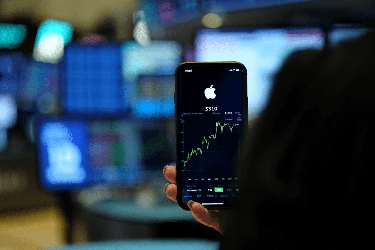 Apple stock price hits $310 as investors focus on AI opportunities