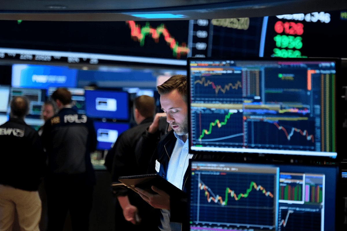 Stock market news: S&P 500 rises 0.2%, closes at record high for 9th straight week