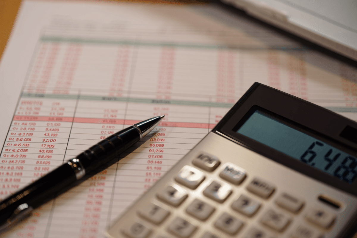 Current mortgage rates hold steady at 6.48% for 30-year fixed loans