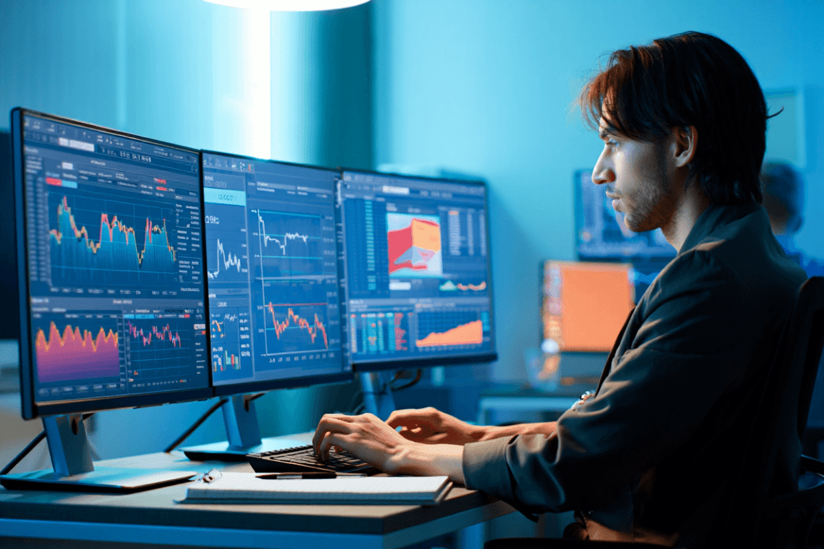 CRM stock rallies on AI optimism as Salesforce prepares earnings report with 44% upside potential