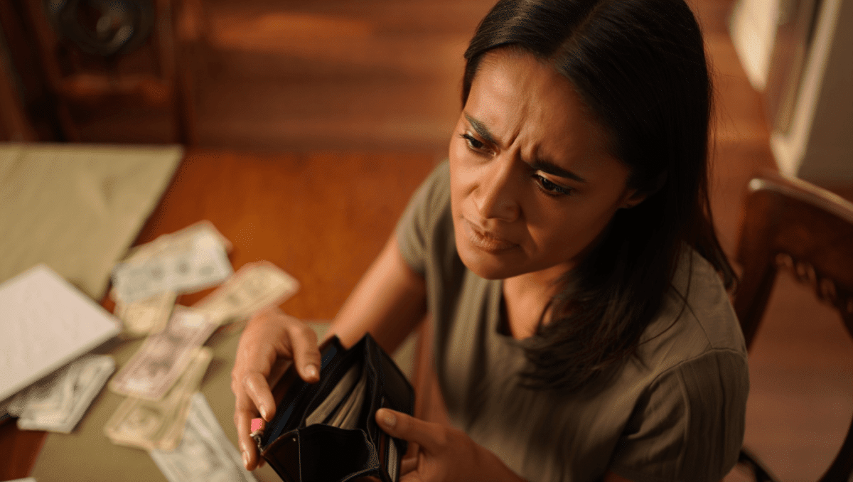 Saving money gets harder as Americans' savings rate drops to 4% amid inflation