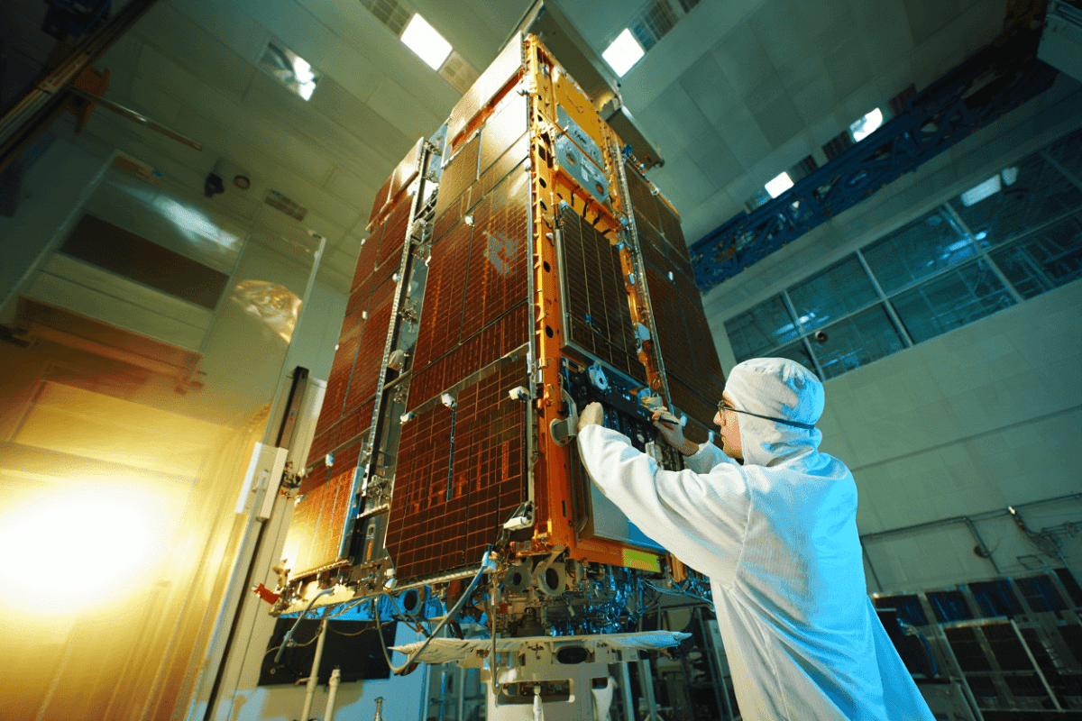 ASTS gains momentum on FCC approval for 248-satellite constellation deployment