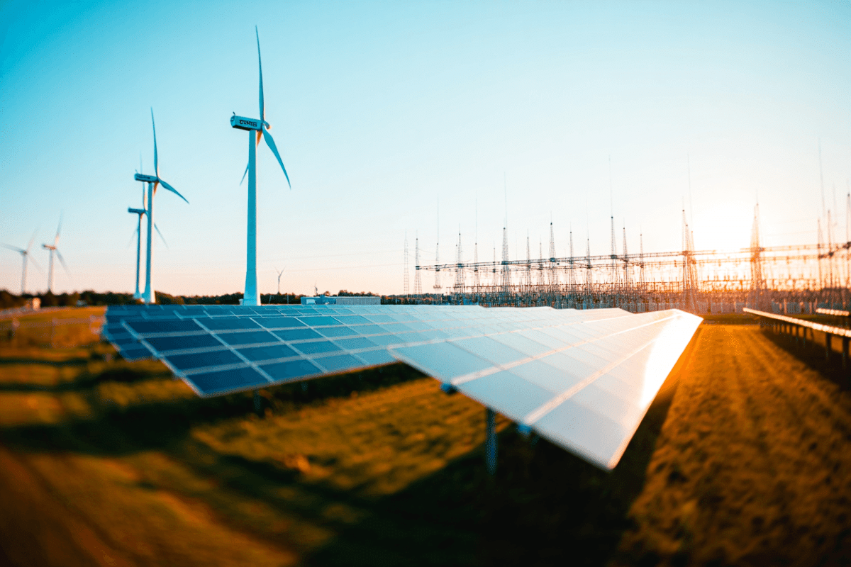 DTE Energy seeks developers for 1,000 MW of Michigan wind, solar projects by 2029
