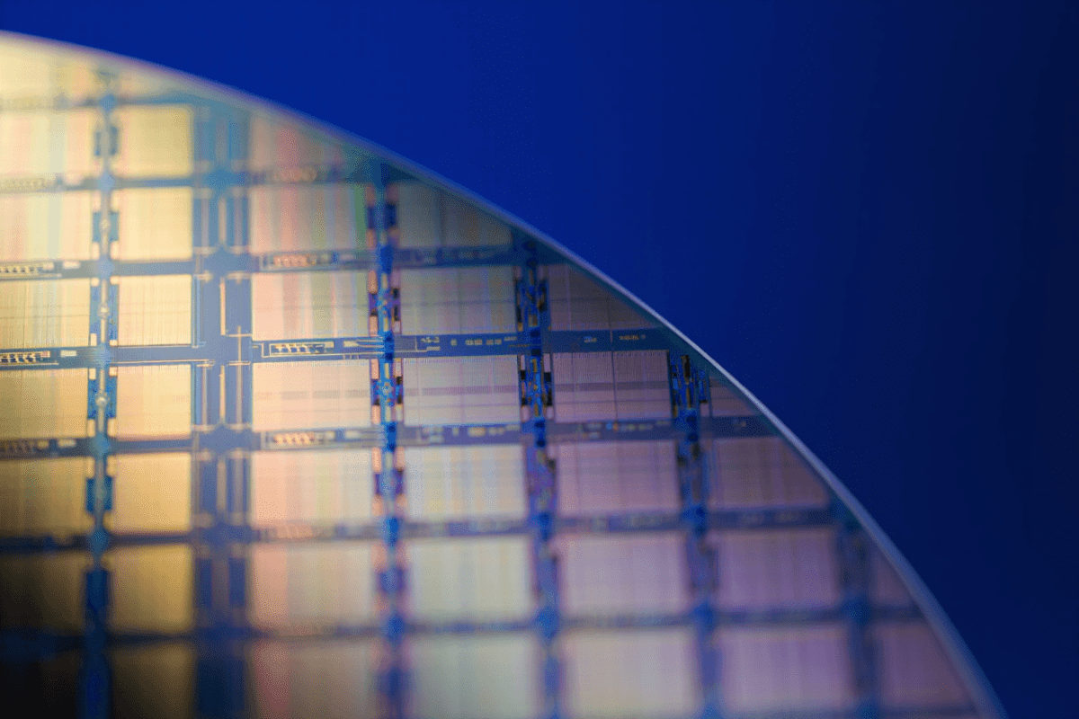 SK Hynix stock rises 5.72% as chip memory demand strengthens