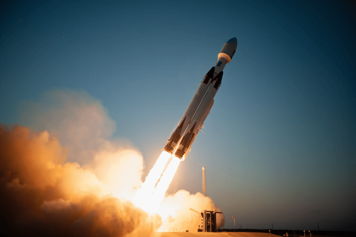 SpaceX launch sends 24 Starlink satellites into orbit from California