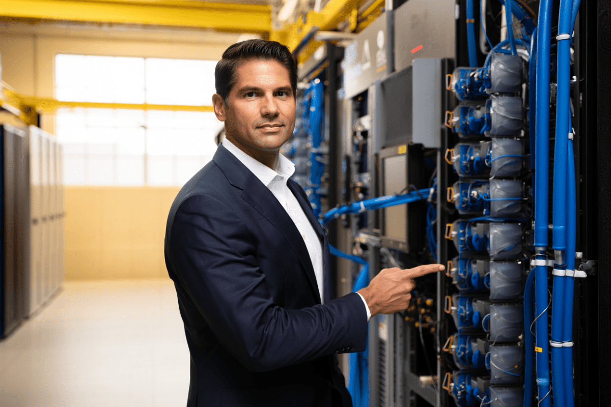 VRT stock rallies to new highs on raised 2026 guidance, AI data center boom