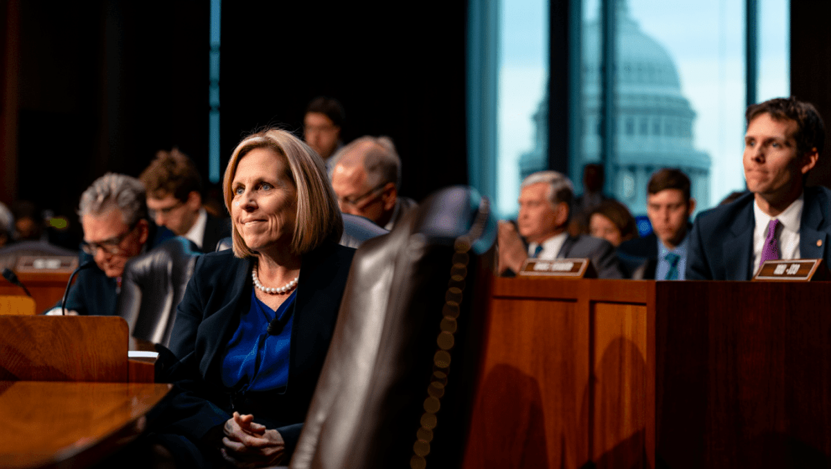 Clarity Act advances in Senate Banking Committee 15-9, moves toward full floor vote