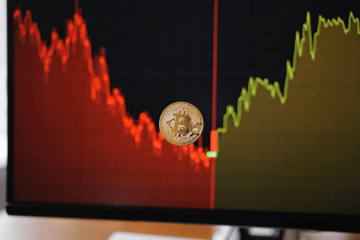 Cryptocurrency trading stabilizes as Bitcoin holds near $65,500 amid mixed altcoin moves
