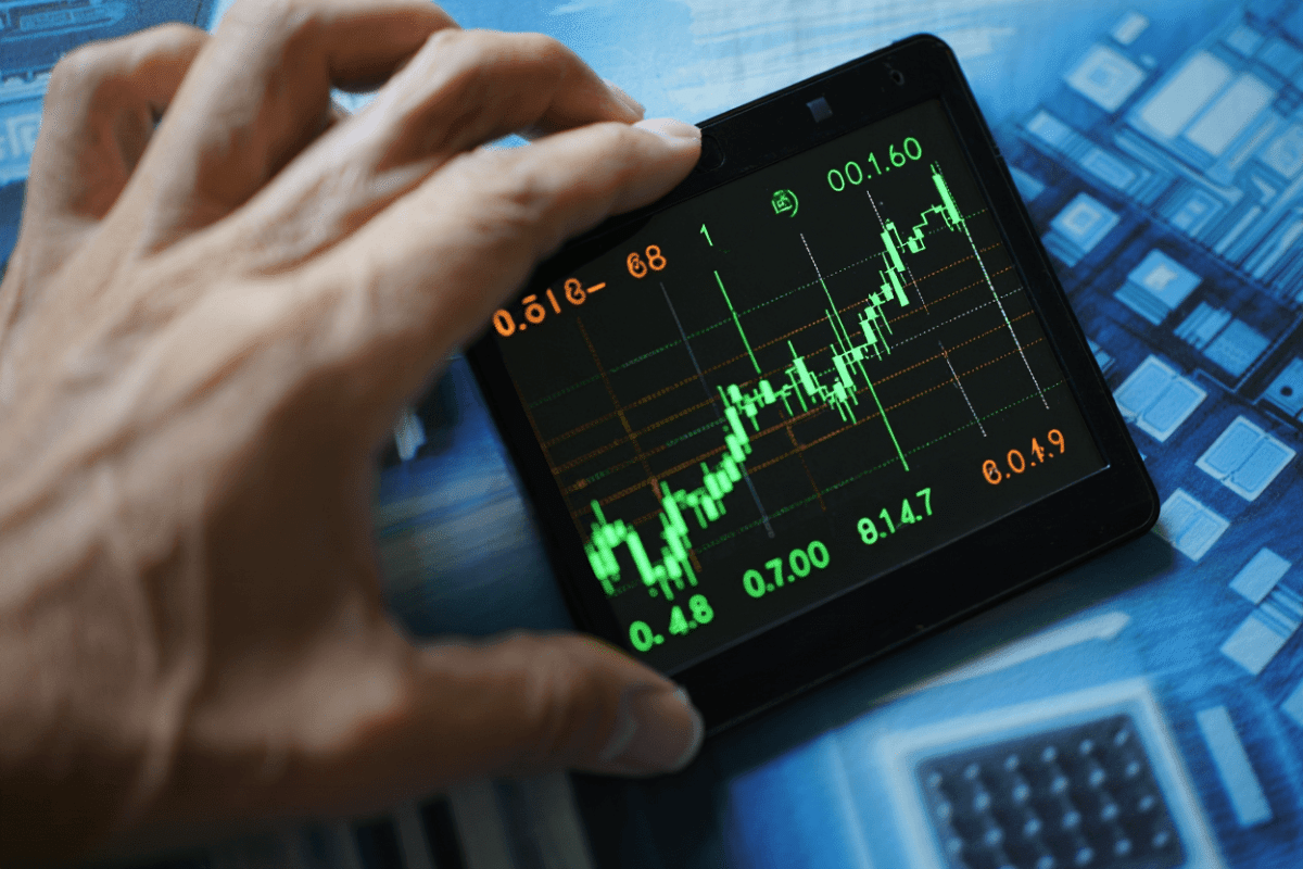 Stock market futures climb as Micron's blockbuster earnings revive AI trade