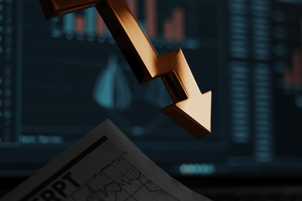 S&P 500 drops 2.6% as jobs report fuels rate hike bets