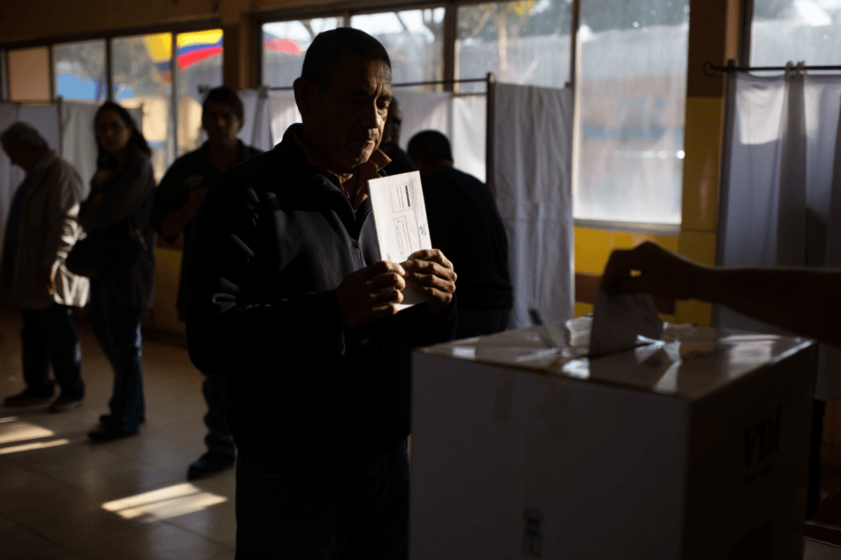 Colombia votes in presidential runoff between leftist Cepeda and far-right de la Espriella