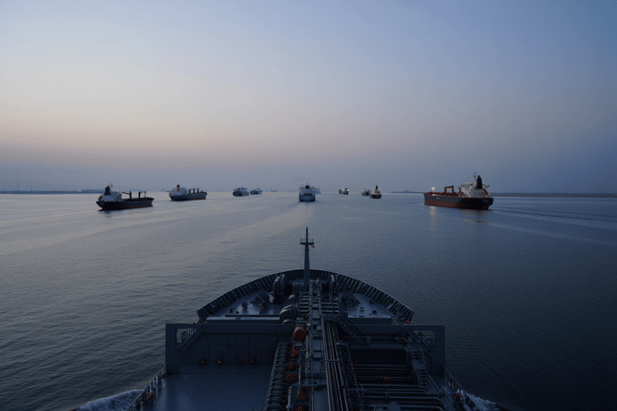 Strait of Hormuz shipping traffic rebounds as US, Iran agree to stand down