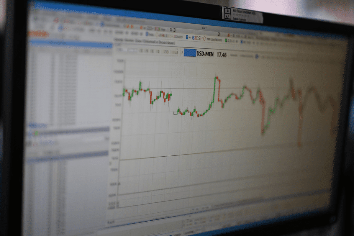Mexican peso holds near 17.46 per dollar amid modest June trading