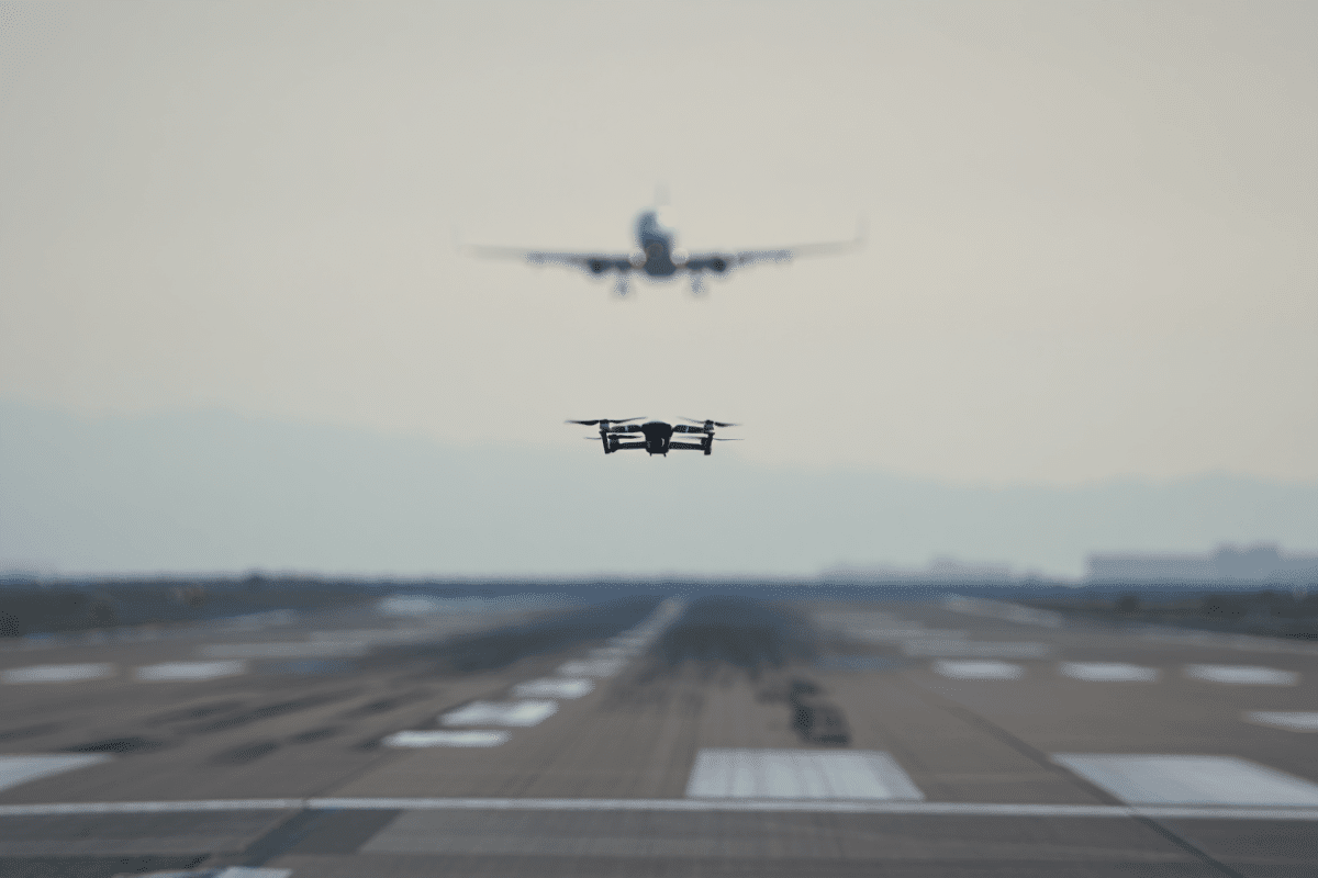 JetBlue pilot reports striking drone on approach to JFK