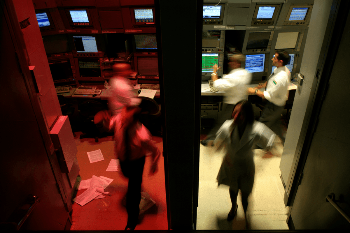 Stock market rebounds as chip stocks gain, S&P 500 rises 0.4%