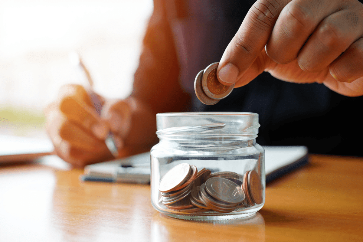 Saving money: 75% of Americans with goals are saving consistently