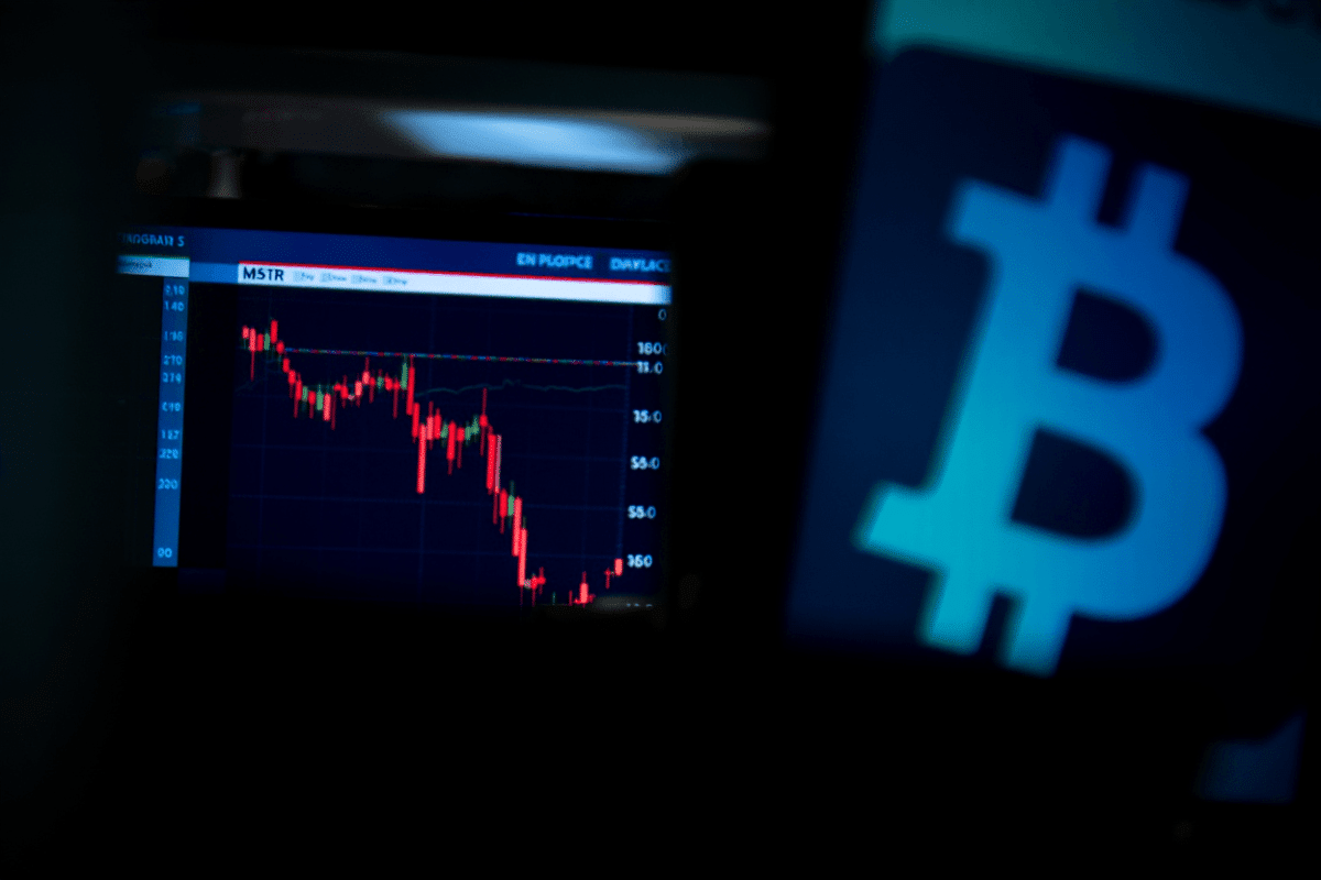 MSTR stock tumbles 31% in a month after first Bitcoin sale since 2022