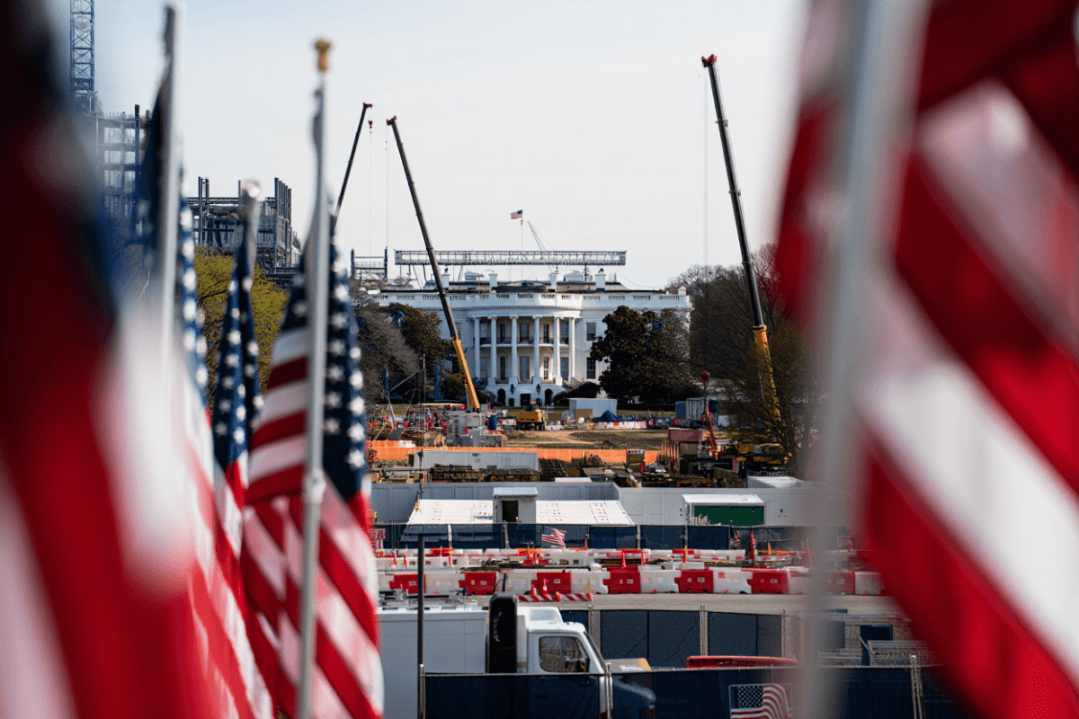 White House awards $500M no-bid contract for East Wing ballroom