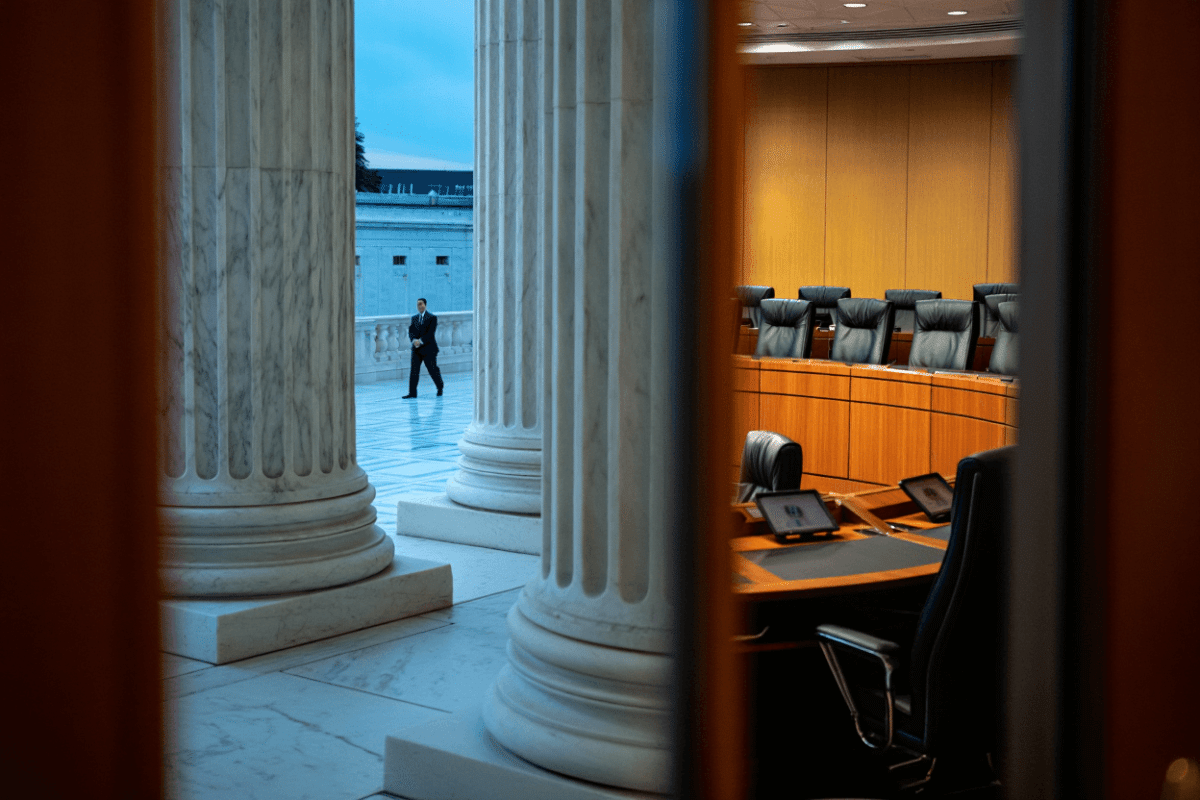 Supreme Court allows Trump to fire FTC leaders, overturns 90-year precedent