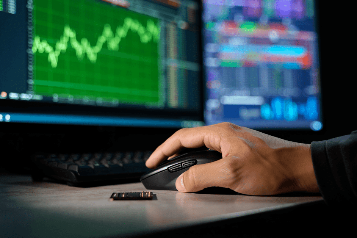SPY rebounds as Micron earnings ease AI concerns, PCE inflation data released
