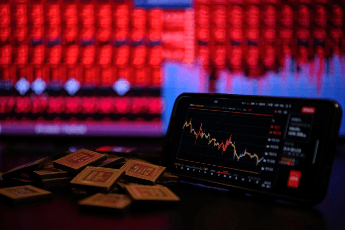 S&P 500 falls 1.4% as tech selloff deepens on AI spending fears