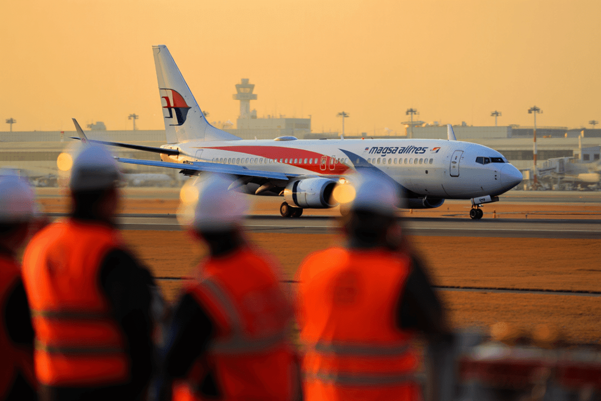 Malaysia Airlines marks 200th Boeing delivery as ex-chief joins Philippine Airlines board
