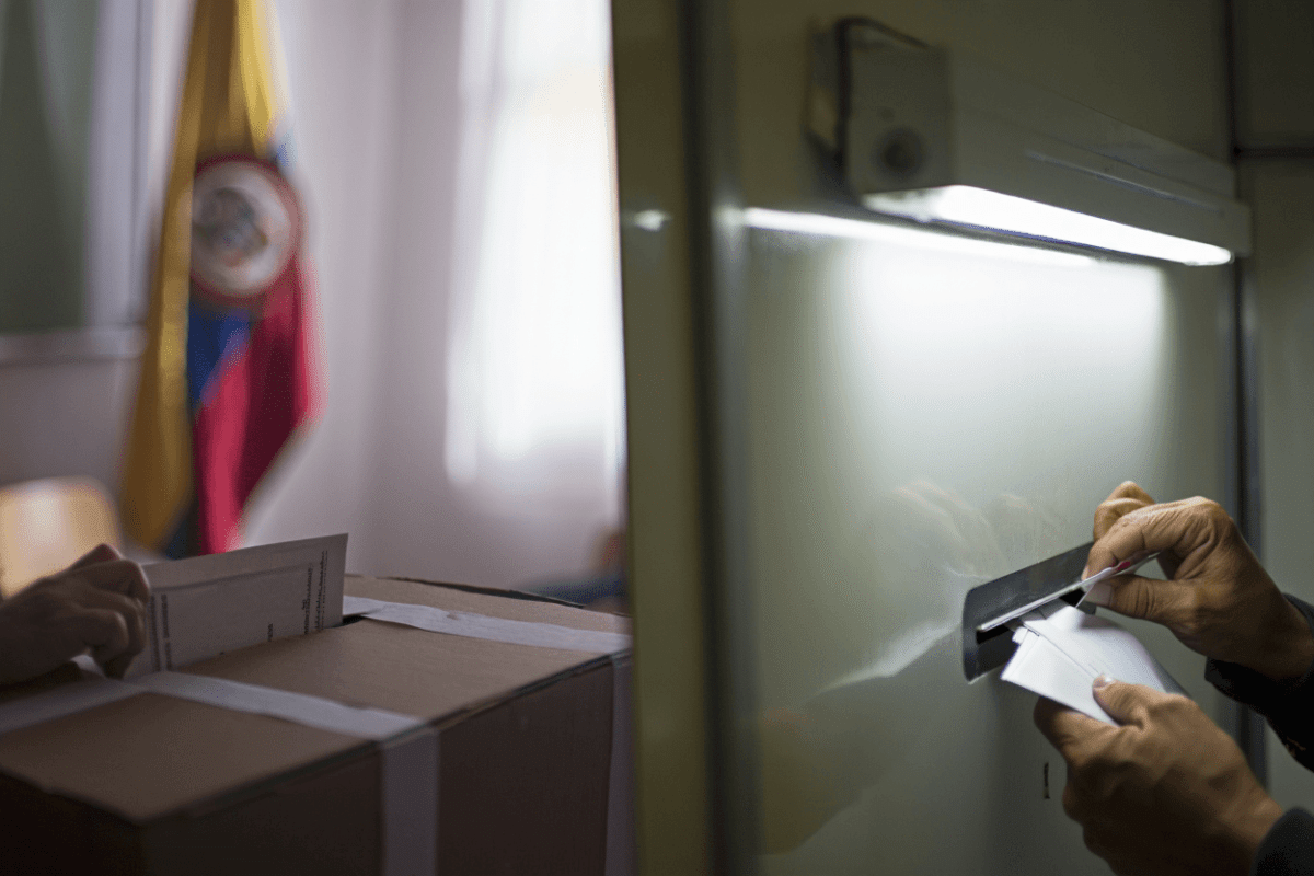 Colombia votes in presidential runoff between leftist Cepeda and right-wing De La Espriella