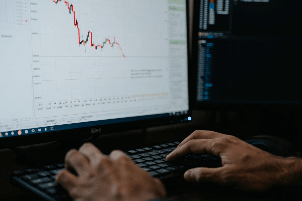 Bitcoin plunges below $60,000 as 180,000 crypto traders face liquidation