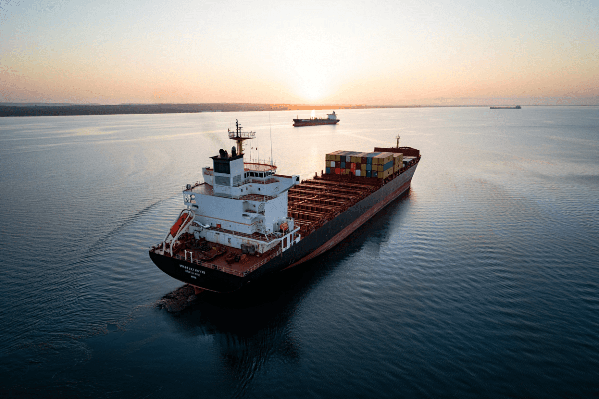 Iran deal expected to be signed within days, reopening Strait of Hormuz