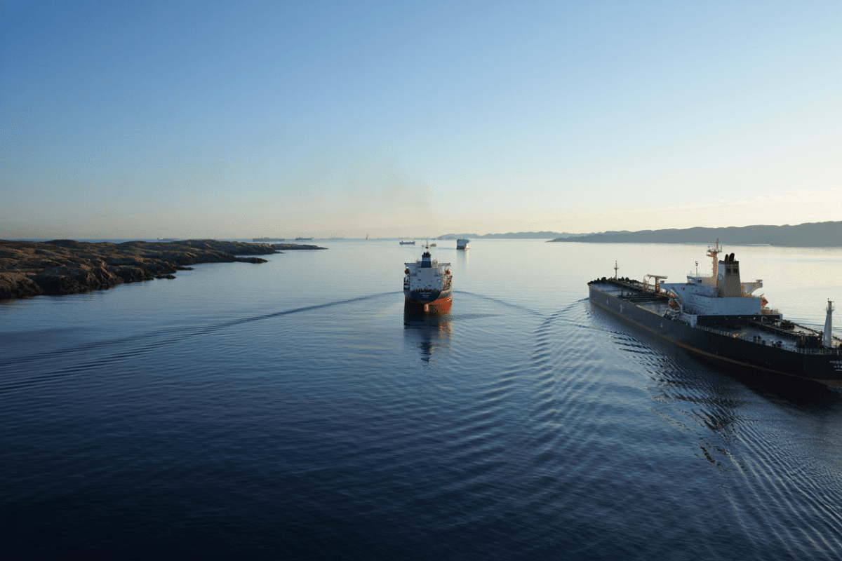 Strait of Hormuz set to reopen Friday as US, Iran sign deal