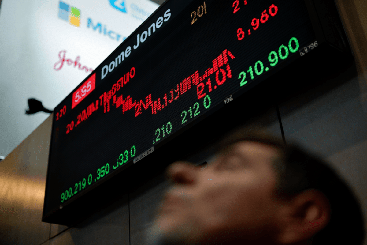 Dow Jones Industrial Average tracks 30 blue-chip US stocks