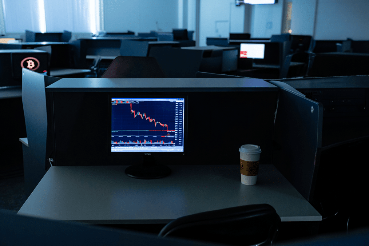 Strategy stock falls below $100 for first time since March 2024 as Bitcoin weakens