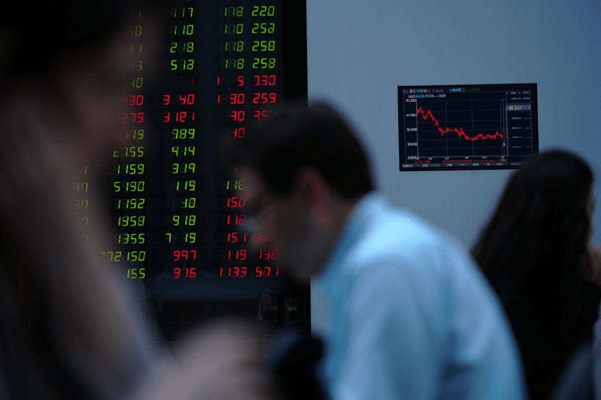 Stock market mostly lower Tuesday as chip rally fades, oil retreats