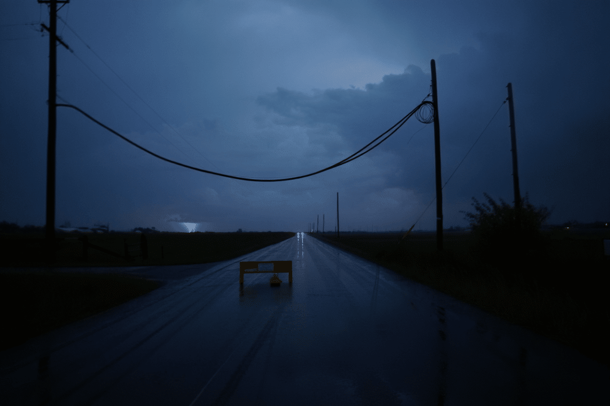 Power outages hit Houston area as storms knock out 3,200+ customers