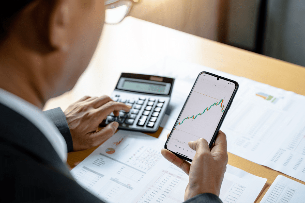 Invest in 2026 with dollar-cost averaging and broad index funds