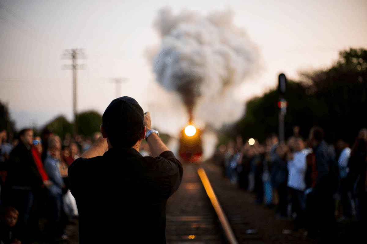 Big Boy No. 4014 stops in Leetsdale tonight on coast-to-coast tour