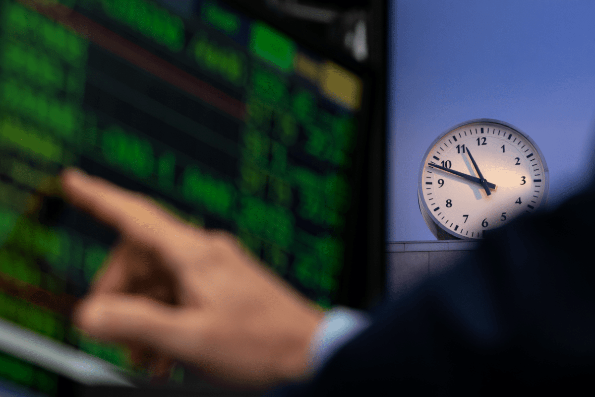July 2026 calendar marks FOMC meeting, earnings season peak