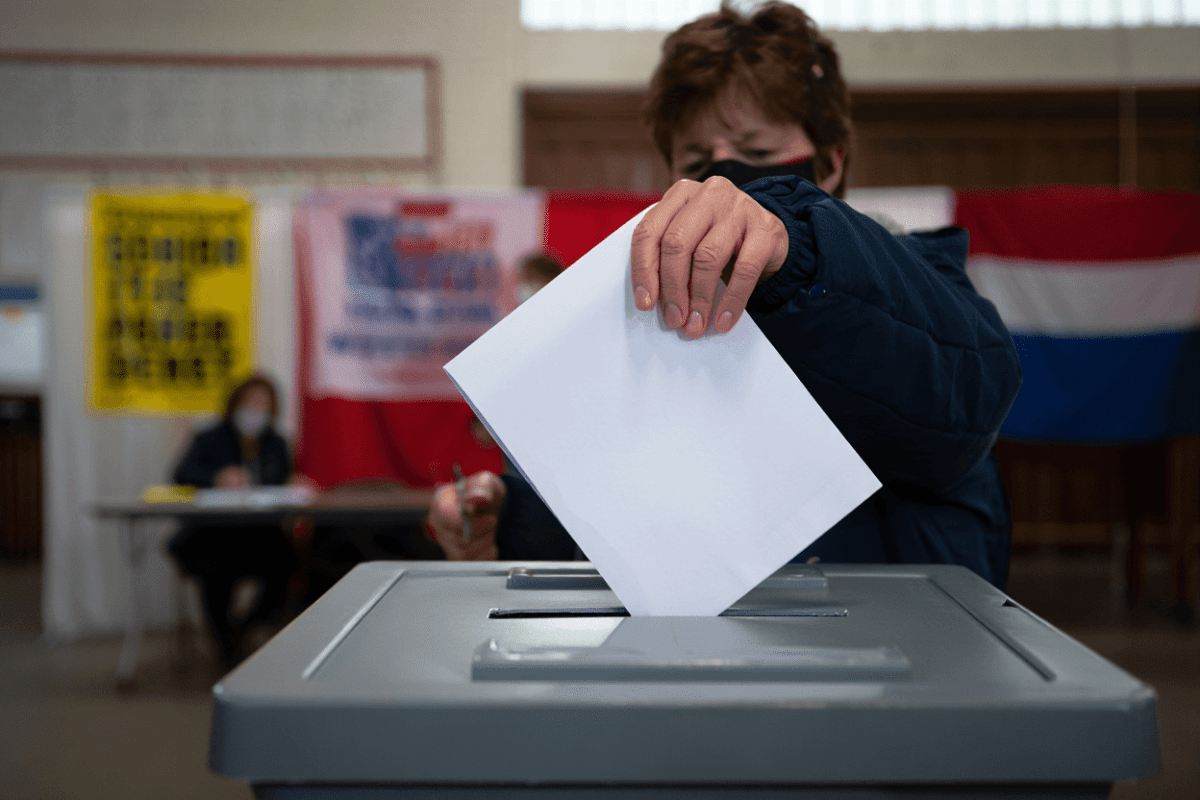 Amish Shah wins Arizona Democratic primary, defies party establishment
