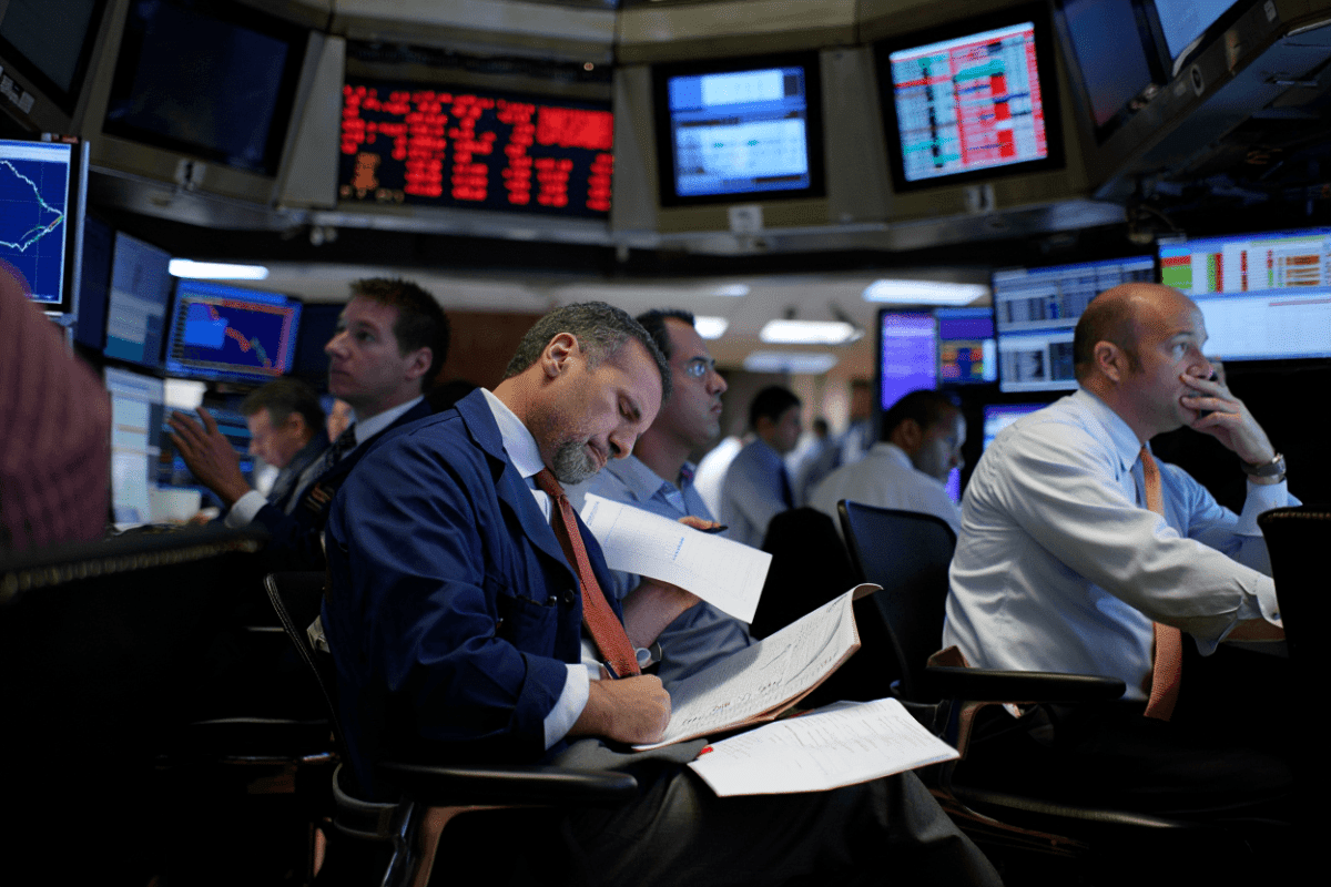Dow Jones closes down 0.6% as earnings season kicks off