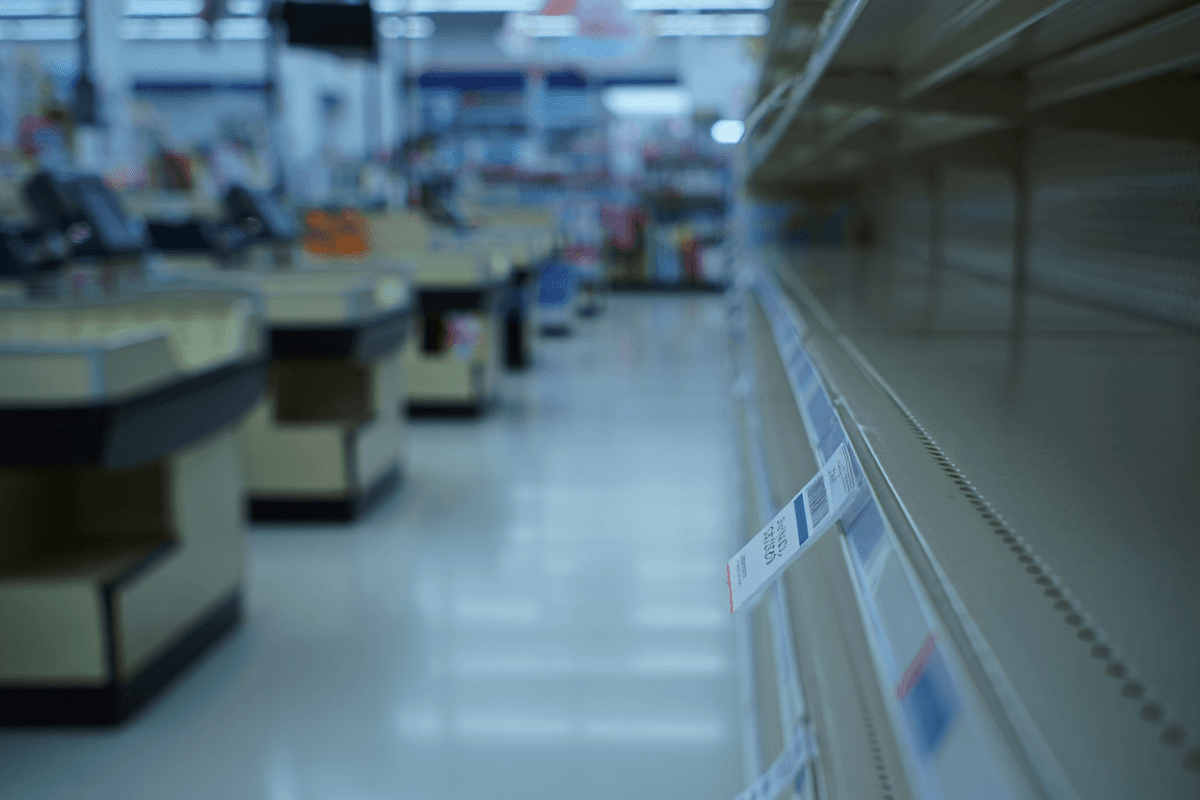 Walmart stock holds near $114 as retail giant navigates market pressures