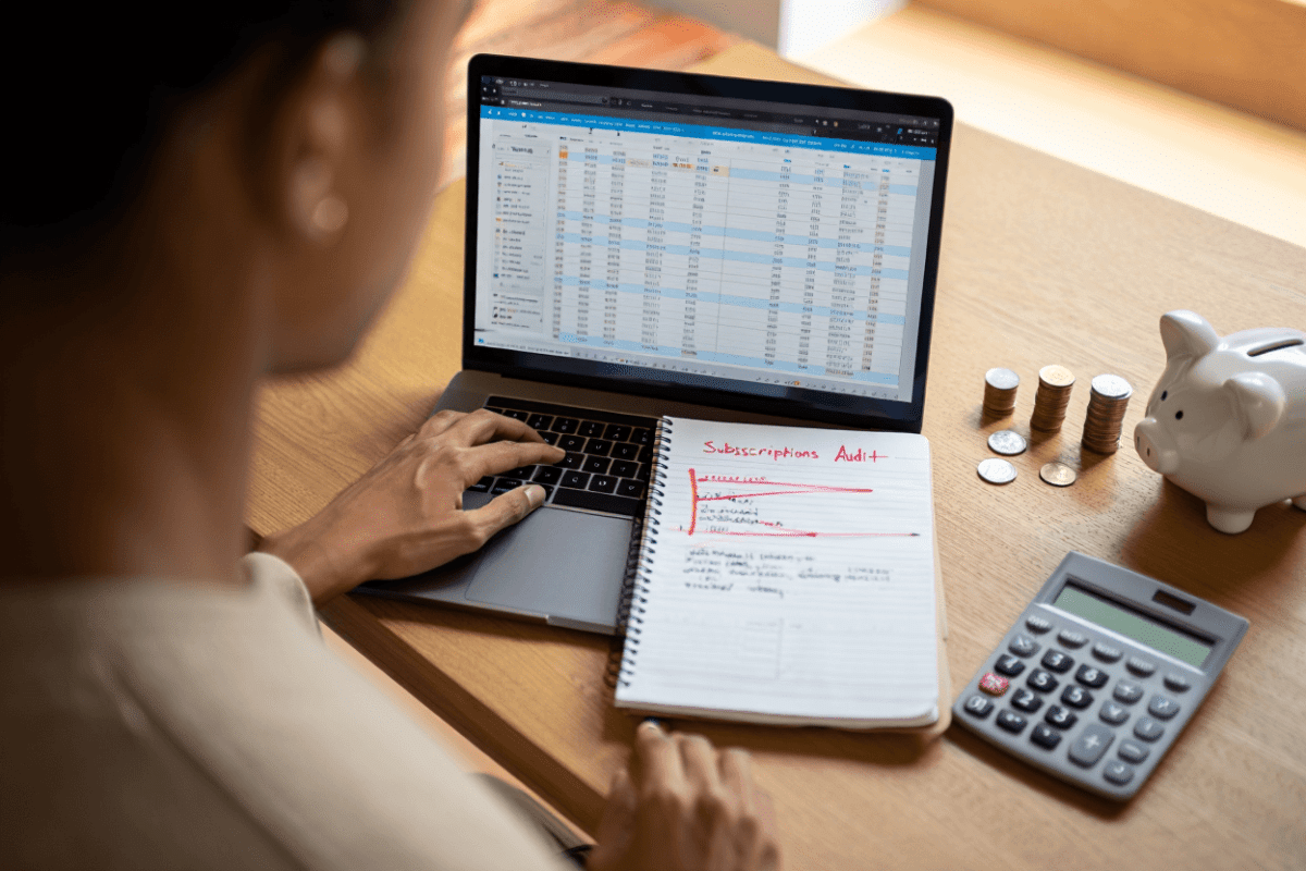 Saving money in 2026: automate transfers, cut subscriptions, use 50/30/20 rule