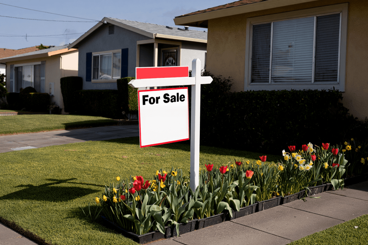 Mortgage rates hold near 6.4% as summer homebuying season begins