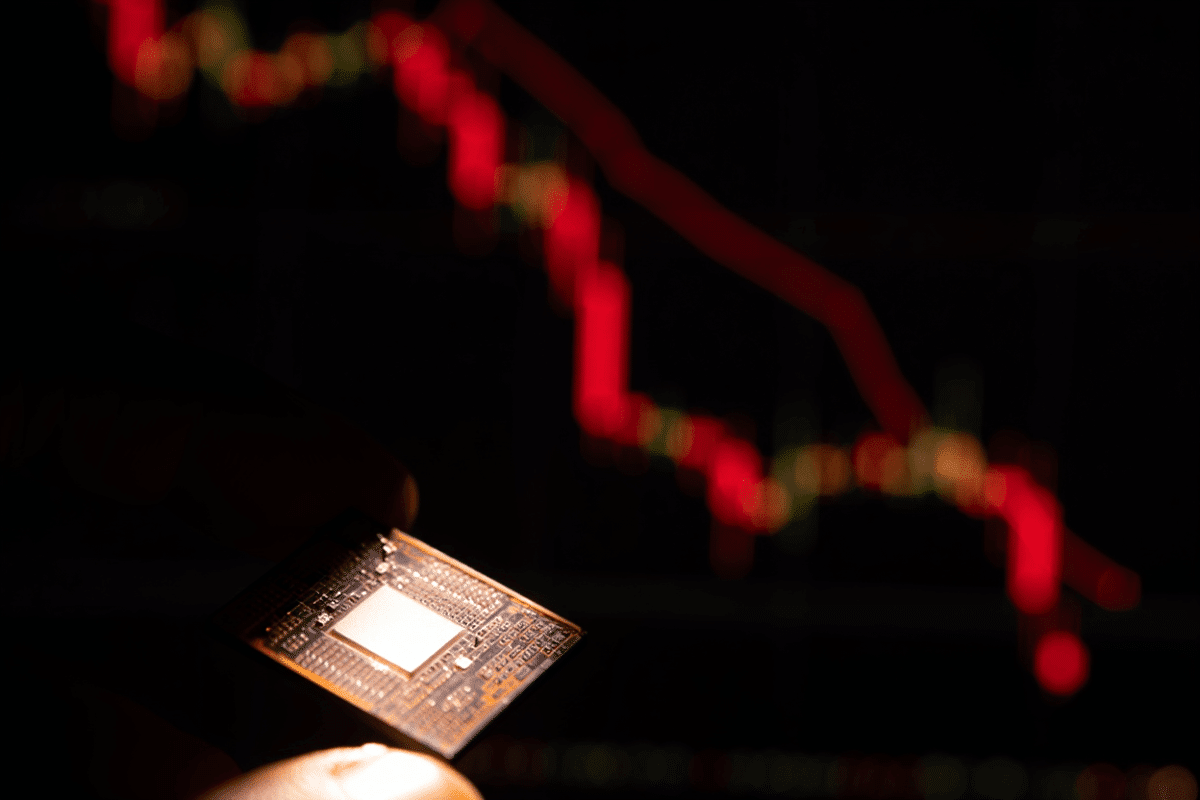 Invest in semiconductors with caution as chip stocks tumble 6.3% amid profit-taking