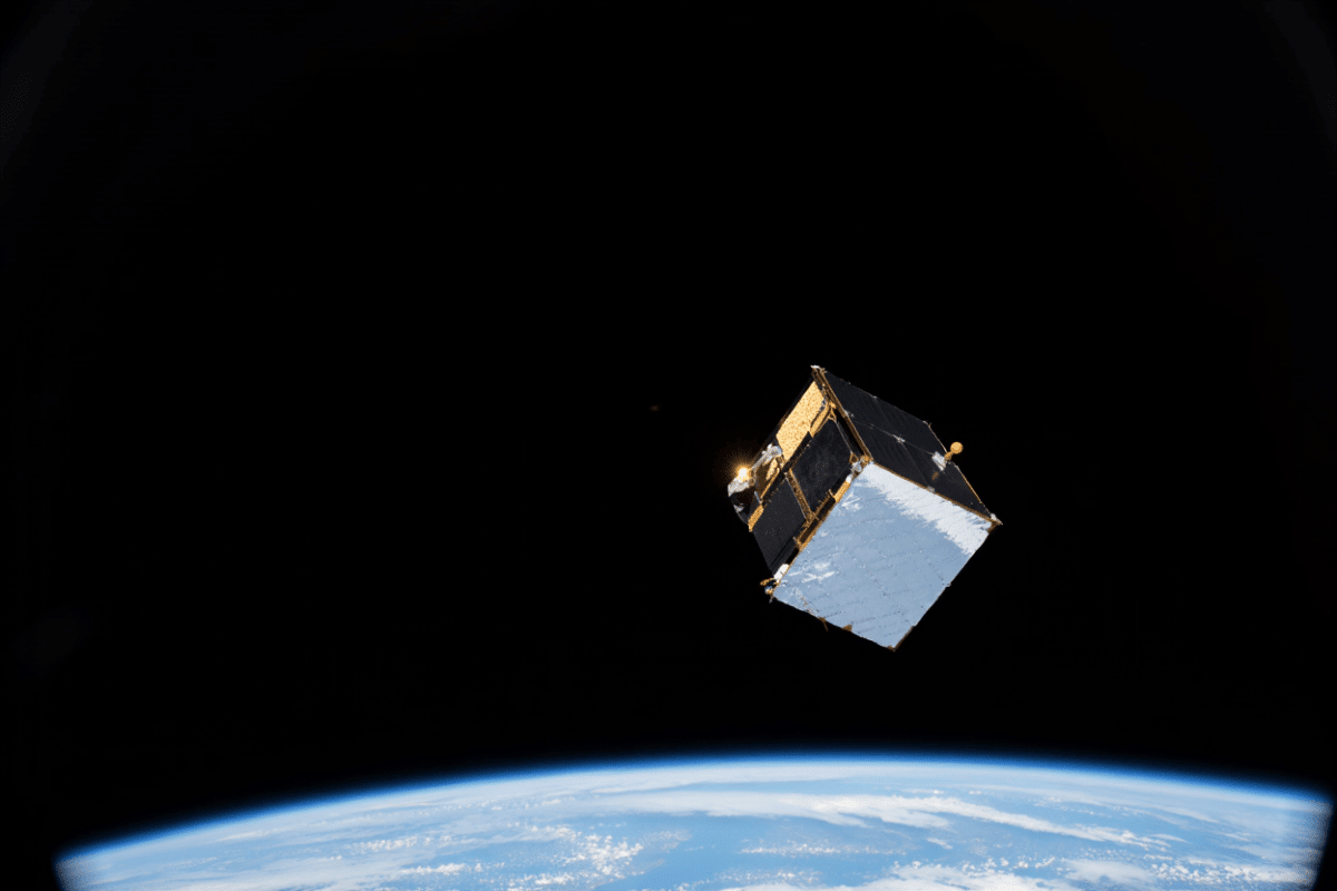 FCC approves space mirror satellite to test sunlight reflection