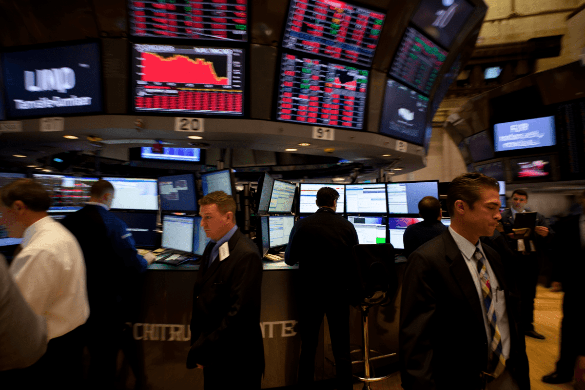 Stock market closes mixed as tariffs weigh on tech stocks